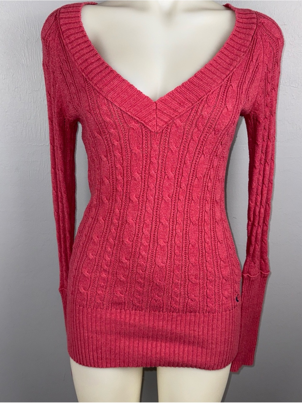 American Eagle Outfitters Sweater Women’s M Pink Cable Knit V-Neck Retro Y2K - Picture 1 of 10